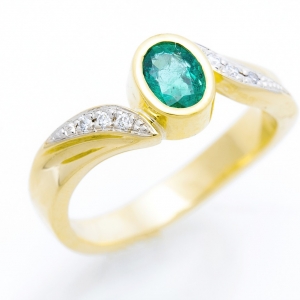 Atraktivni prsten sa smaragdom i brilijantima