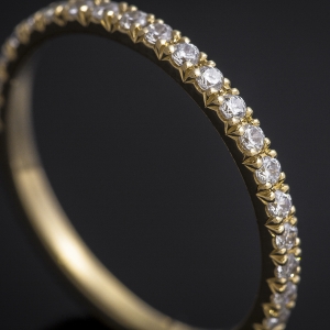 Elegantan zlatni prsten