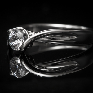 Prsten elegentnog dizajna