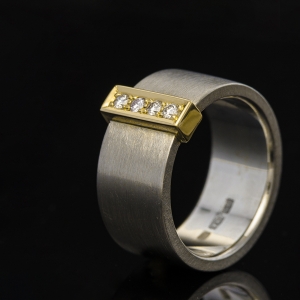 Unikatni prsten sa brilijantima