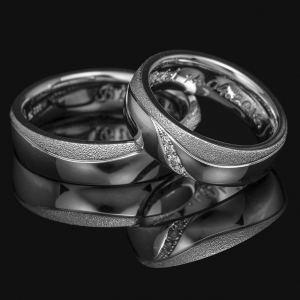 Talasaste burme sa brilijantima