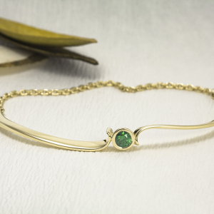 Elegantna zlatna narukvica