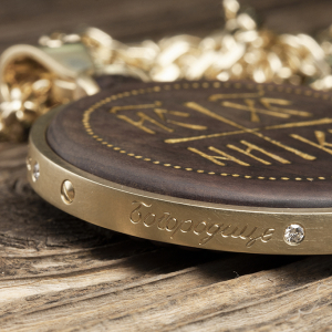 Ručno izrađen muški privezak